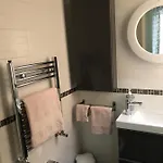 Michela Oda ve Kahvaltı 3*