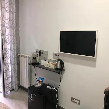 Michela Oda ve Kahvaltı